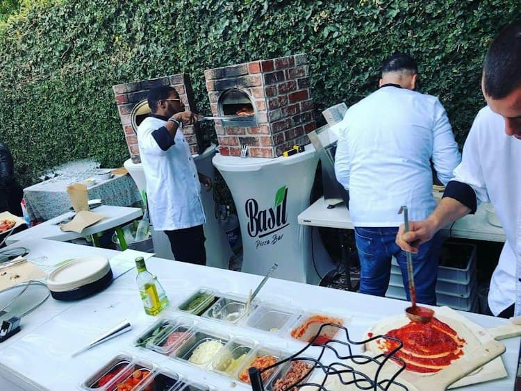 Mobile Pizza Station For 50